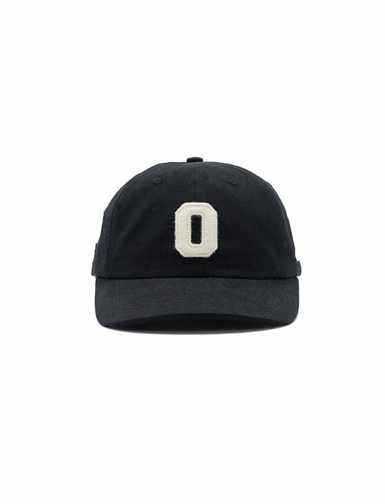 POP TRADING COMPANY/ポップトレーディングカンパニー/FOOTBALL O SIXPANEL HAT IN BLACK/BLACK/ブラック